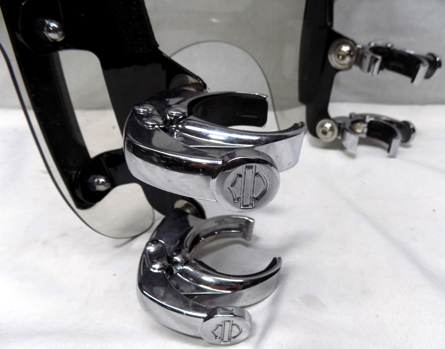 Harley-Davidson 14" Quick Release Compact Windshield w/ Black Braces (48 Sportster)